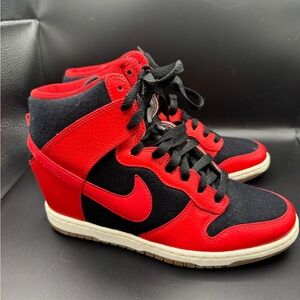 Nike Women's Black and Red Wedge Sneakers